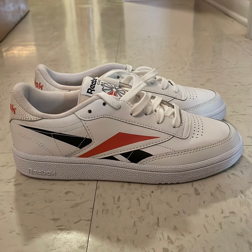 Womens Reebok Clubs brand new.